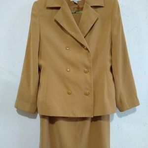 Amanda Smith Petite 3 piece skirt suit size 10P